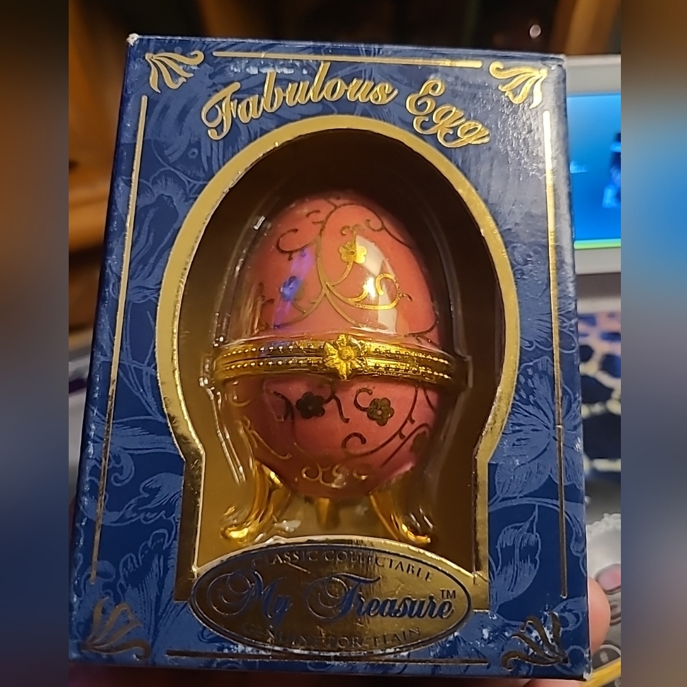 My Treasure Fabulous Egg Trinket, Pink with Gold Accents.   Genuine Porcelain.